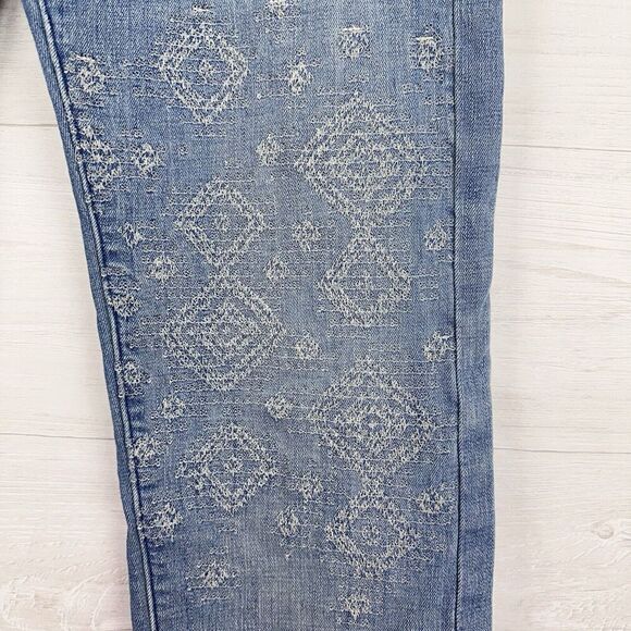 Pilcro Low-Rise Slim Boyfriend Jeans 28 Blue Light Wash Embroidered Straight Leg - Picture 4 of 13